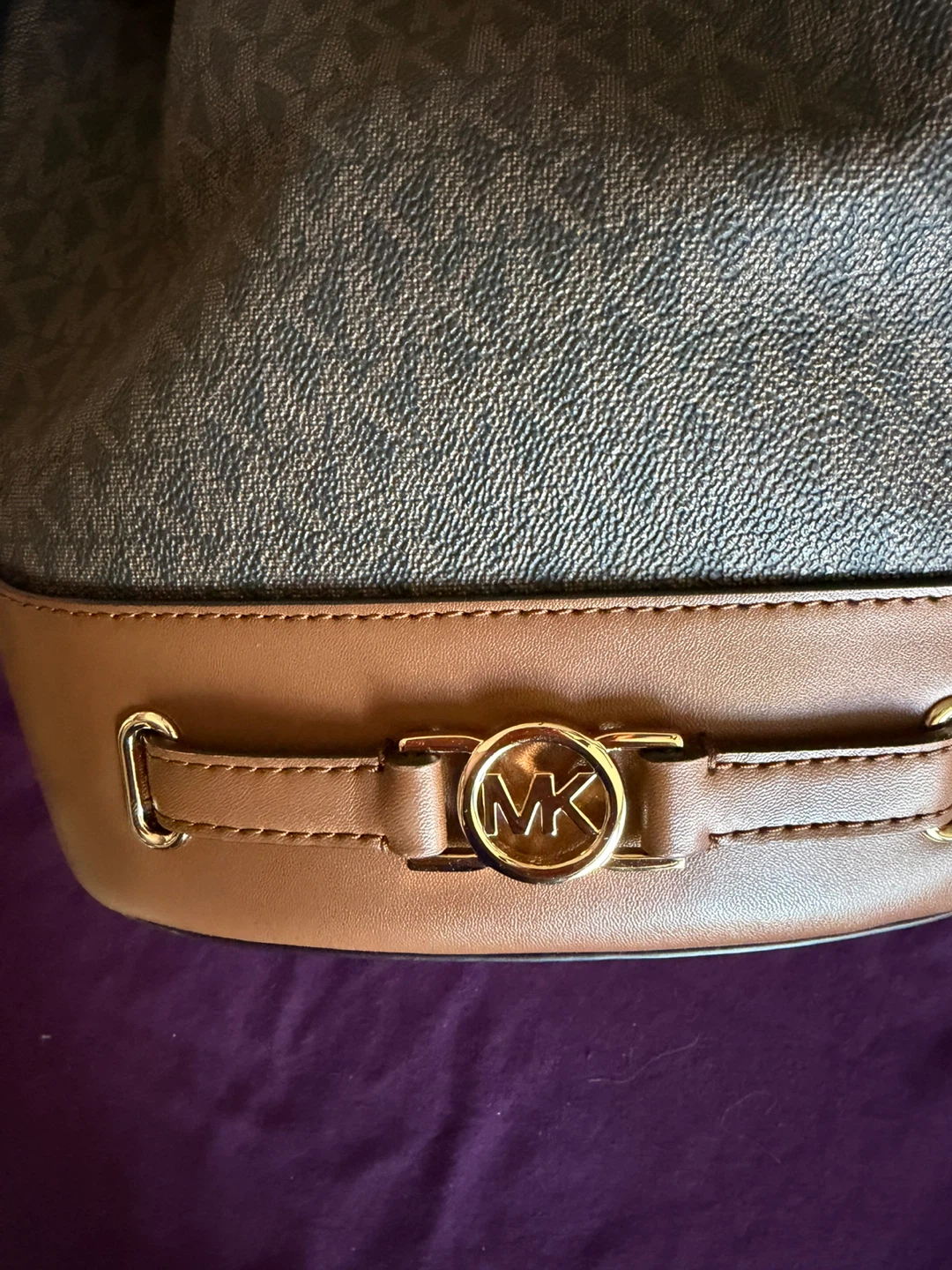 Michael Kors Bucket Bag - photo 2