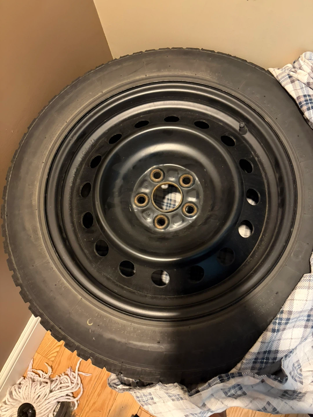 4 Uniroyal Winter Tires P205/55R16 - photo 2