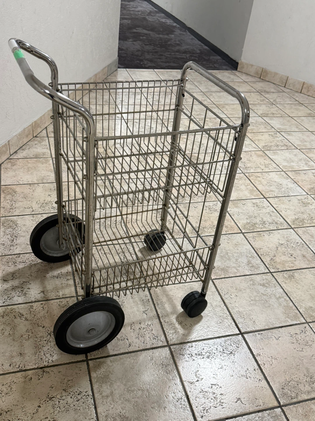 Fellowes 2-Shelf Wire Mobile Mail Cart - photo 2