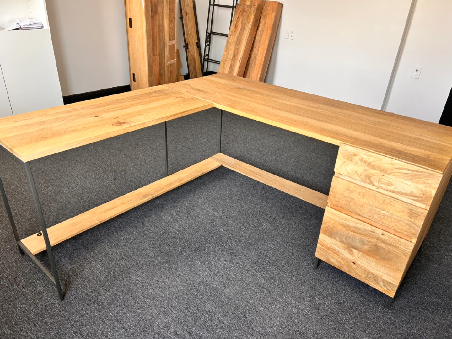 BIG OFFICE DESK (Like new!!) - photo 3
