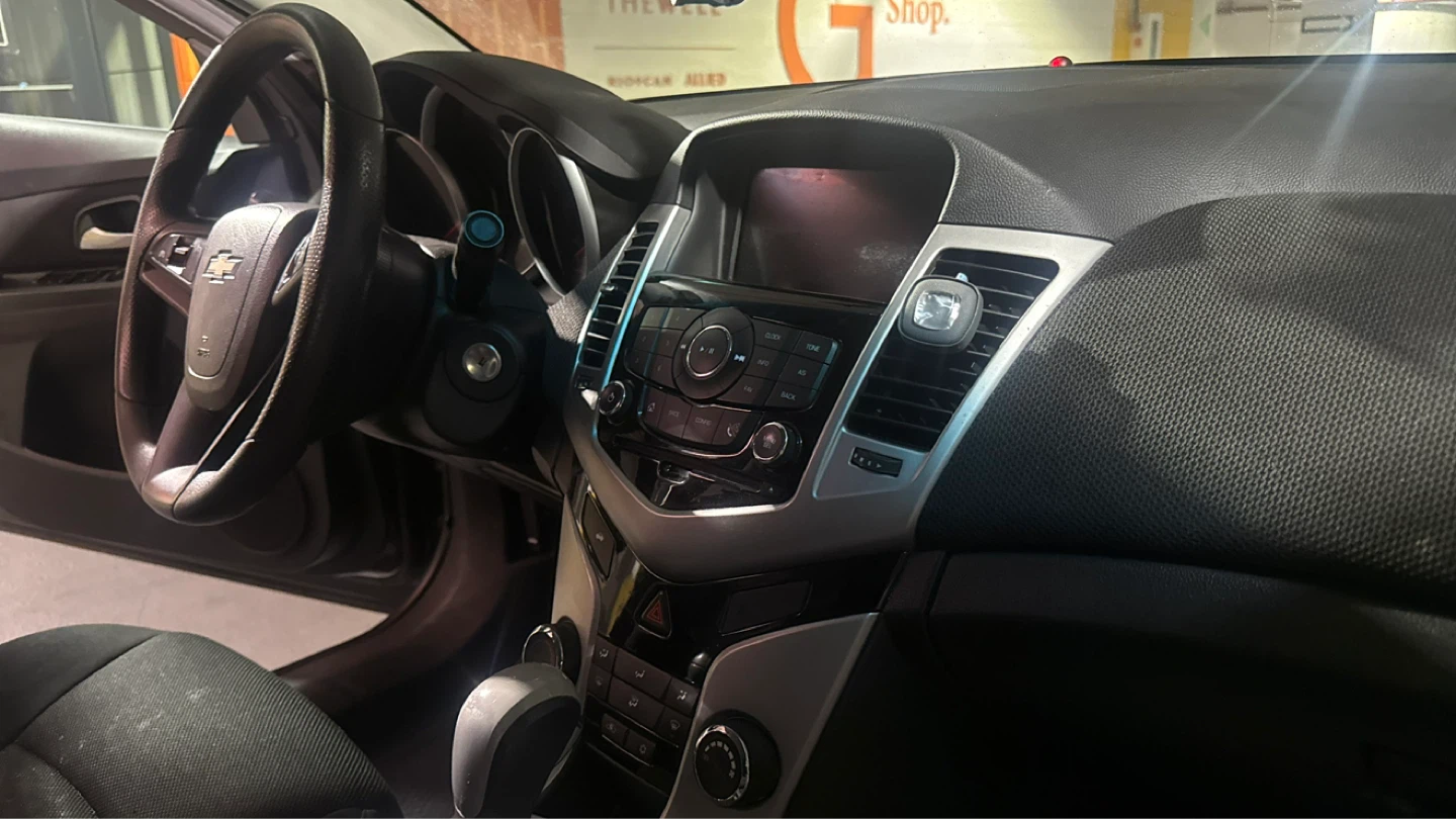 Chevrolet Cruze Dark Grey Sedan LT - photo 4