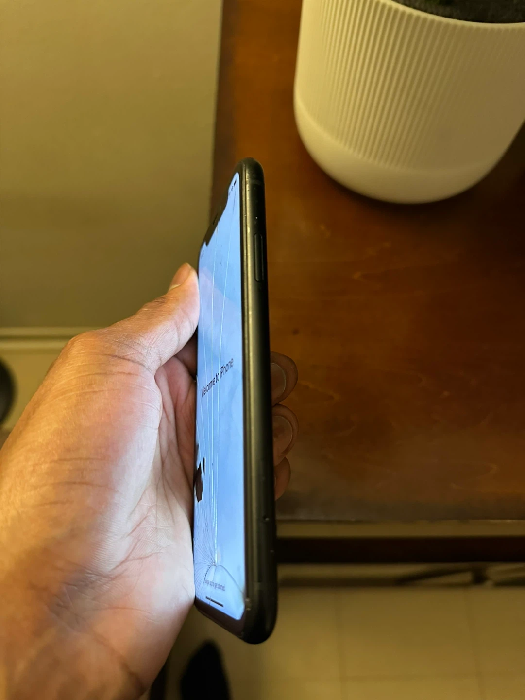 iPhone XR 128GB Black Unlocked - Works (Cracked Screen/Back) - photo 4