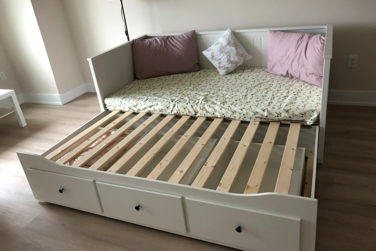 Twin Size Single IKEA Hemnes Pull Out Bed Frame with Drawers - photo 4