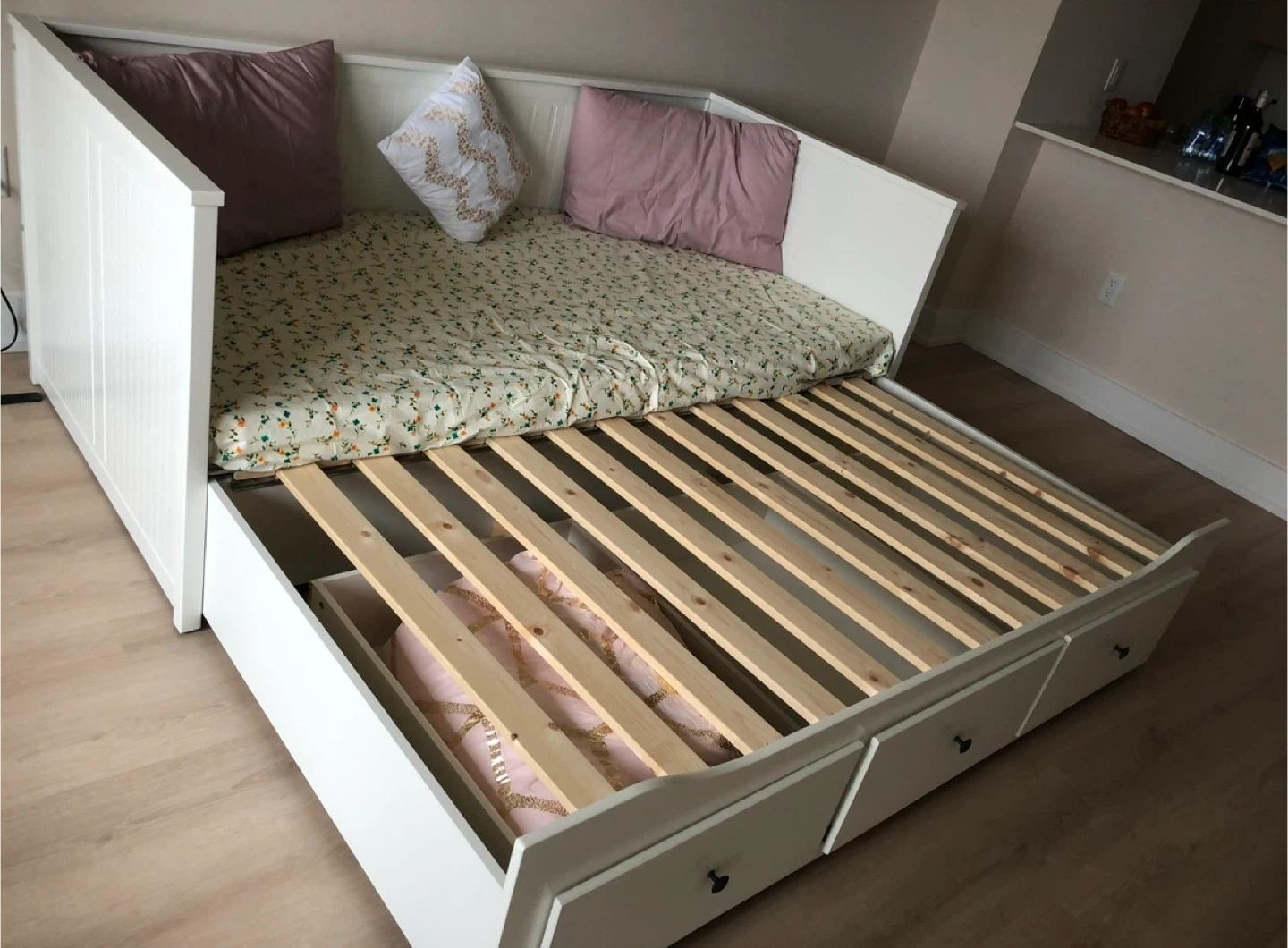 Twin Size Single IKEA Hemnes Pull Out Bed Frame with Drawers - photo 5