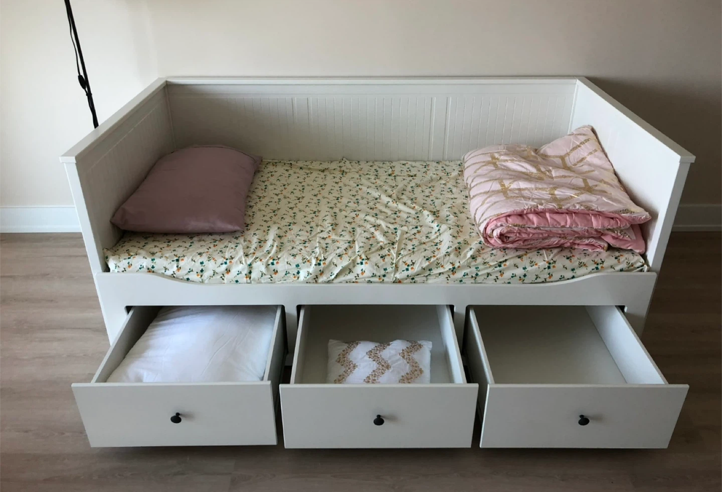 Twin Size Single IKEA Hemnes Pull Out Bed Frame with Drawers - photo 3
