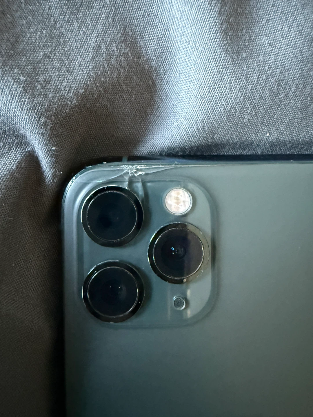 Apple iPhone 11 Pro Max - photo 3