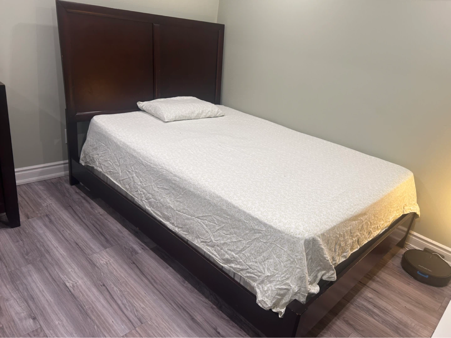 Wooden Bed Frame And Dresser - photo 3