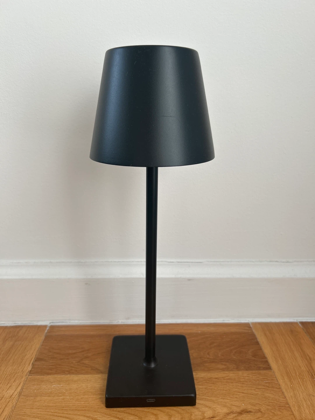 Black Cordless LED Table Lamp - photo 2