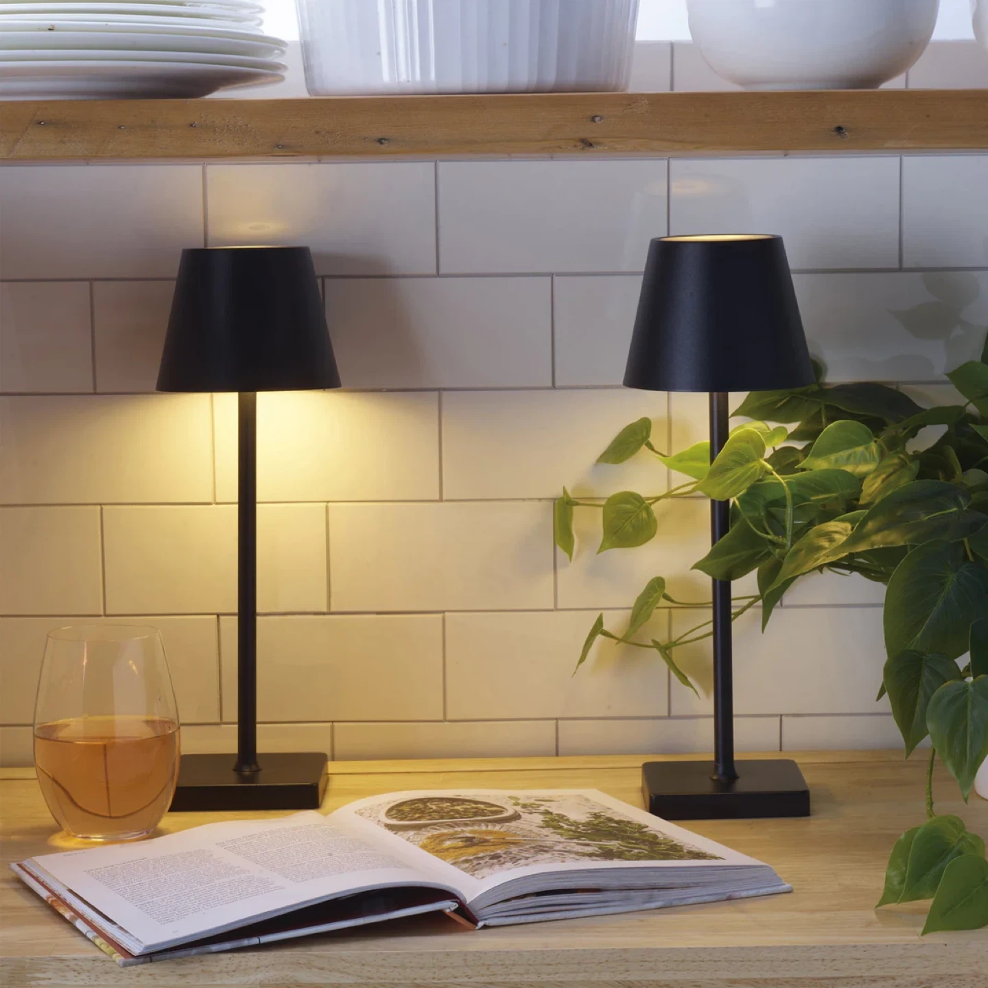 Black Cordless LED Table Lamp - photo 3