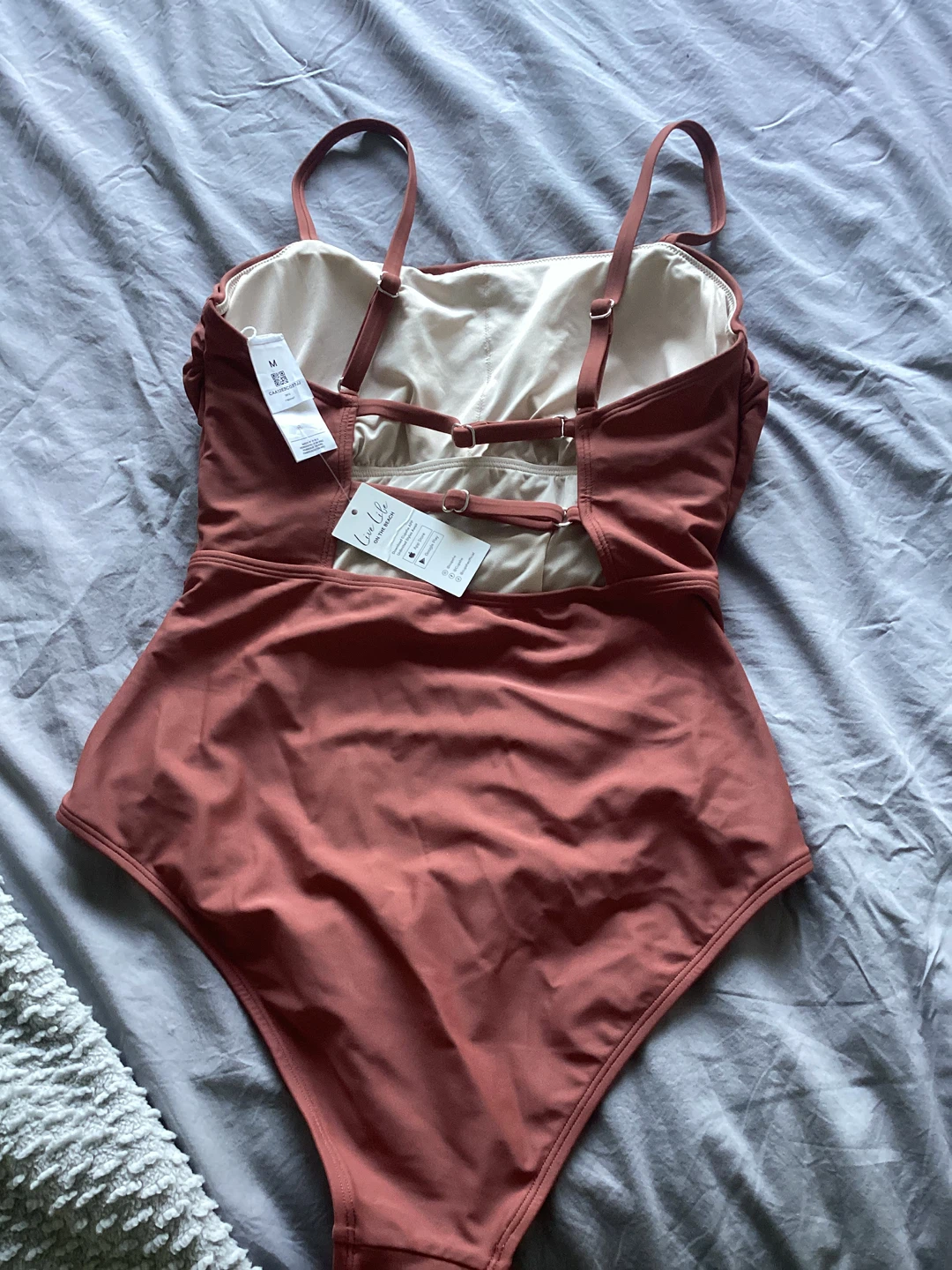 New flattering med Women's One Piece Swimsuit - photo 4