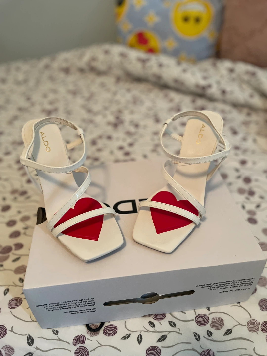 ALDO White Heels with Red Hearts - photo 2