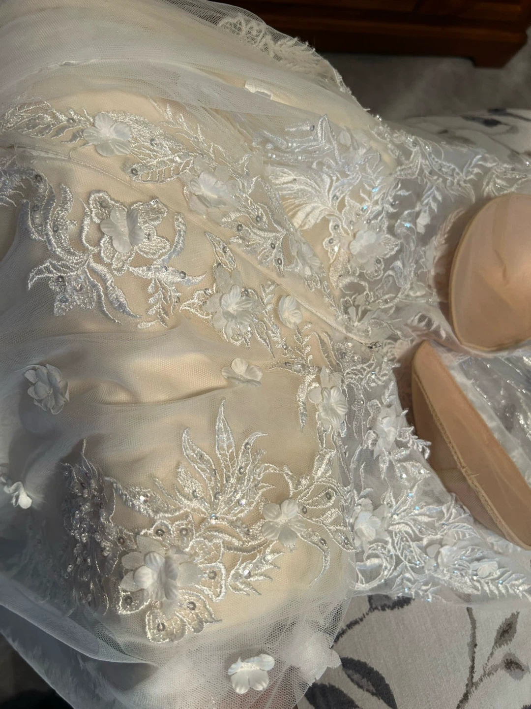 White Lace Wedding Dress - photo 3