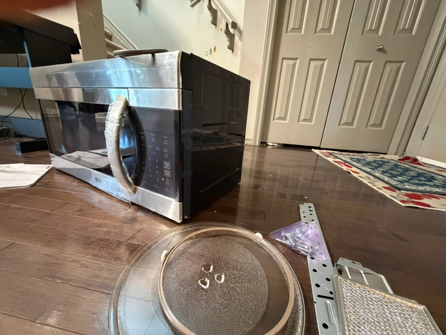 LG Over-the-Range Microwave - photo 2