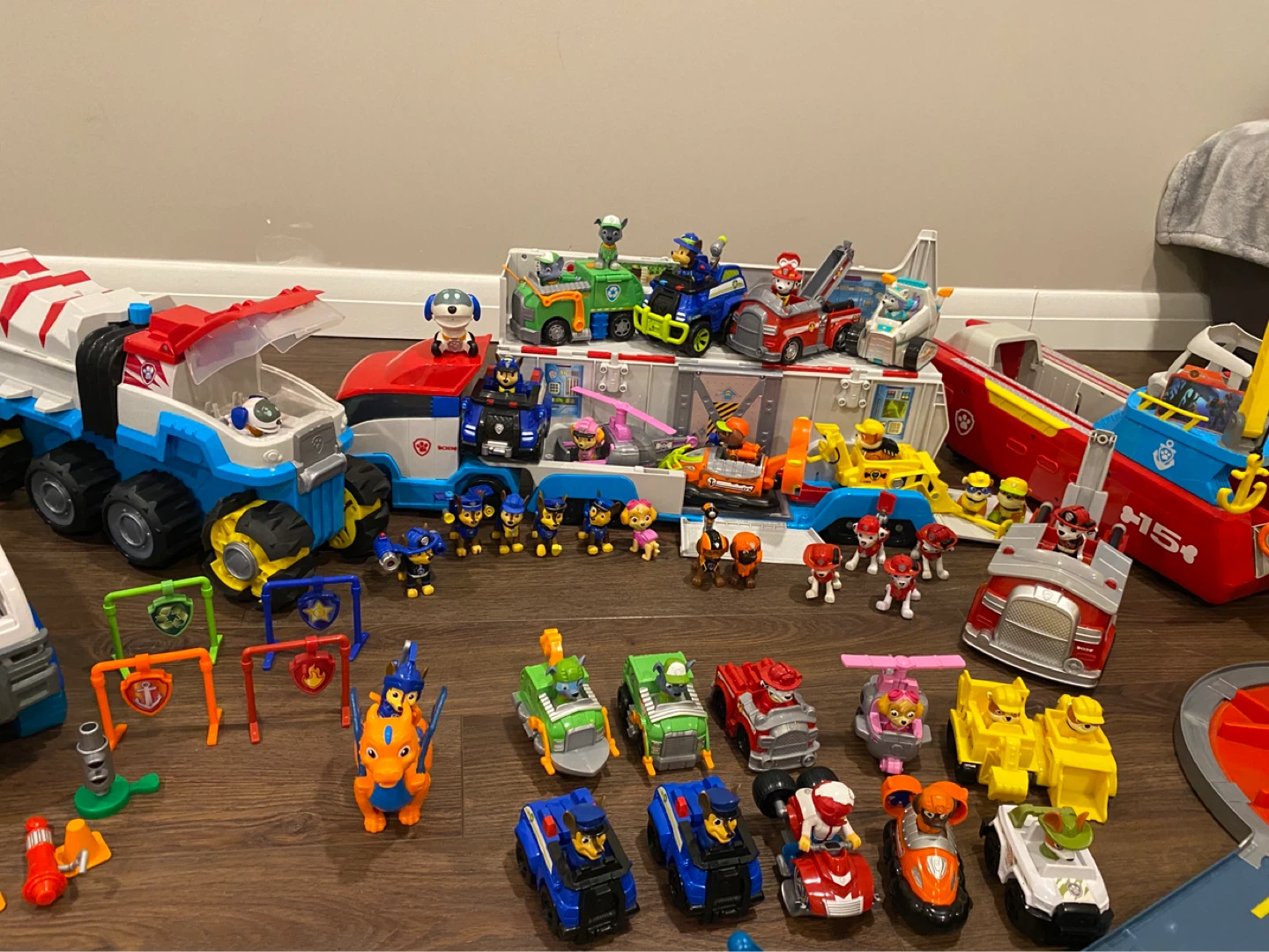 Paw Patrol Toys - Vehicles and Figures - photo 4
