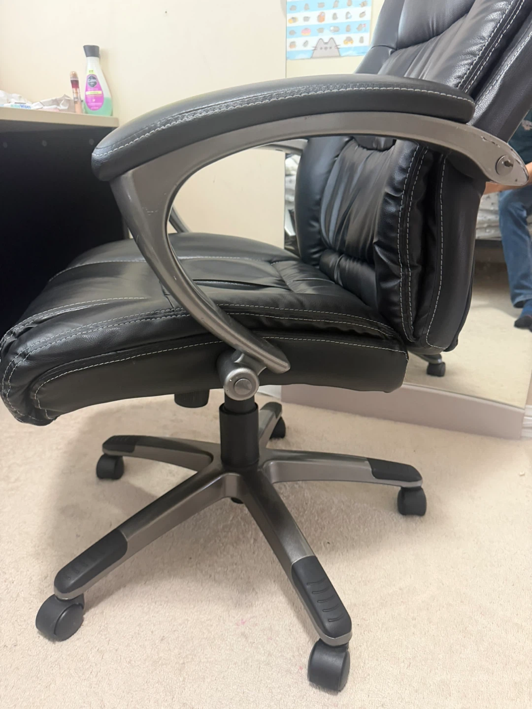 Black Faux Leather Executive Office Chair - photo 3