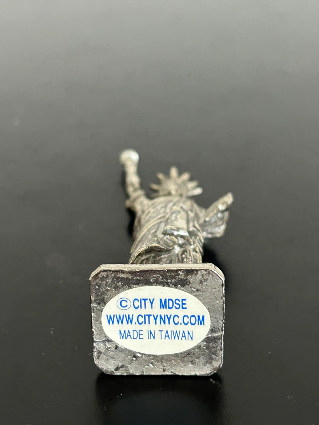 Miniature Metal Statue of Liberty Figurine – NYC - photo 3