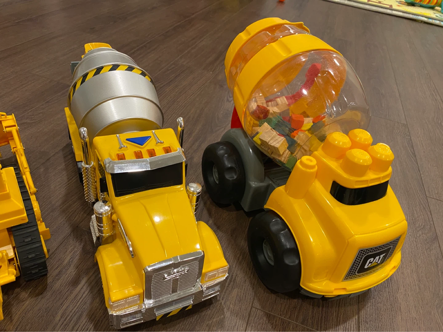 Construction Toy Trucks - photo 4