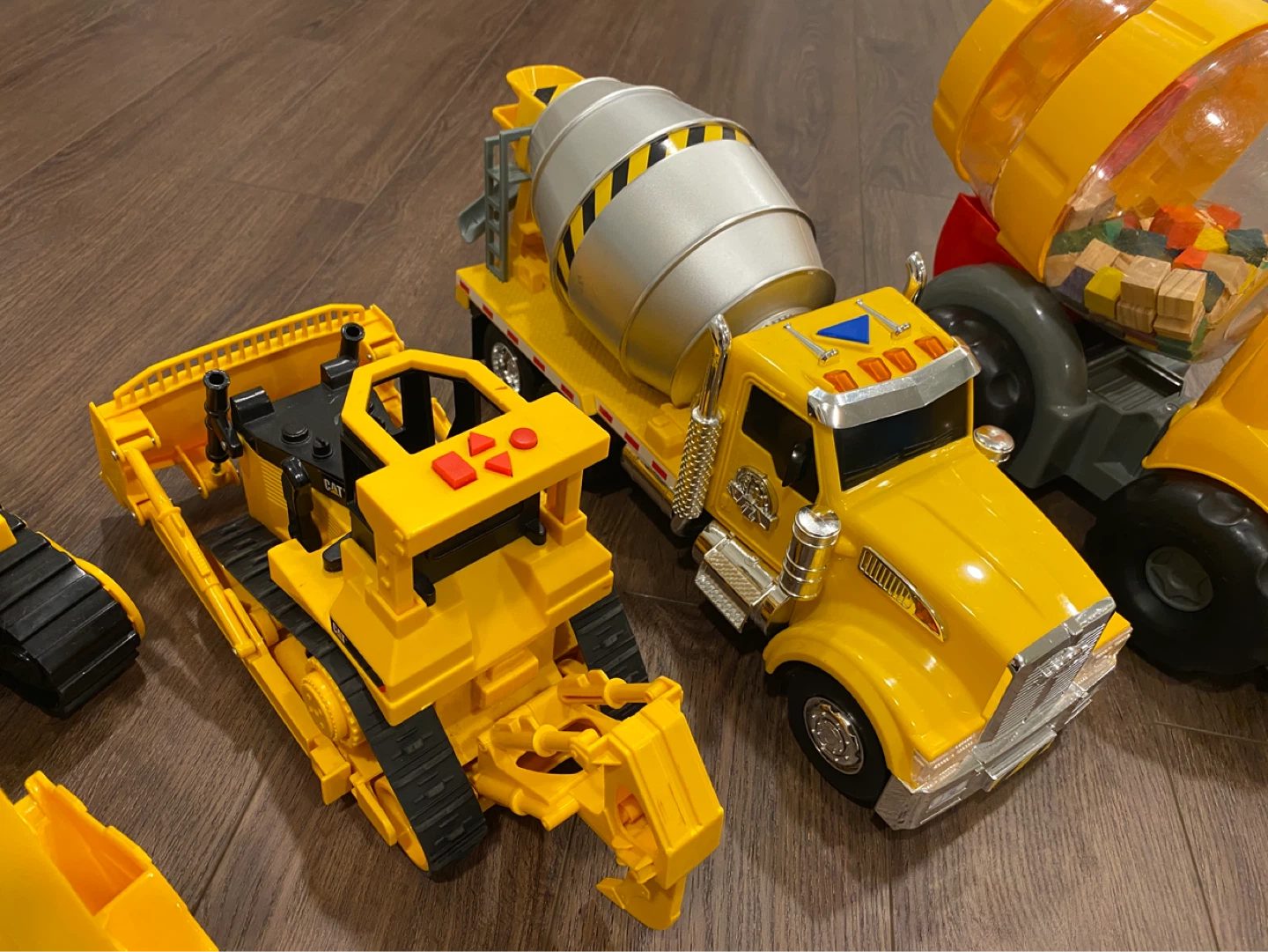 Construction Toy Trucks - photo 2