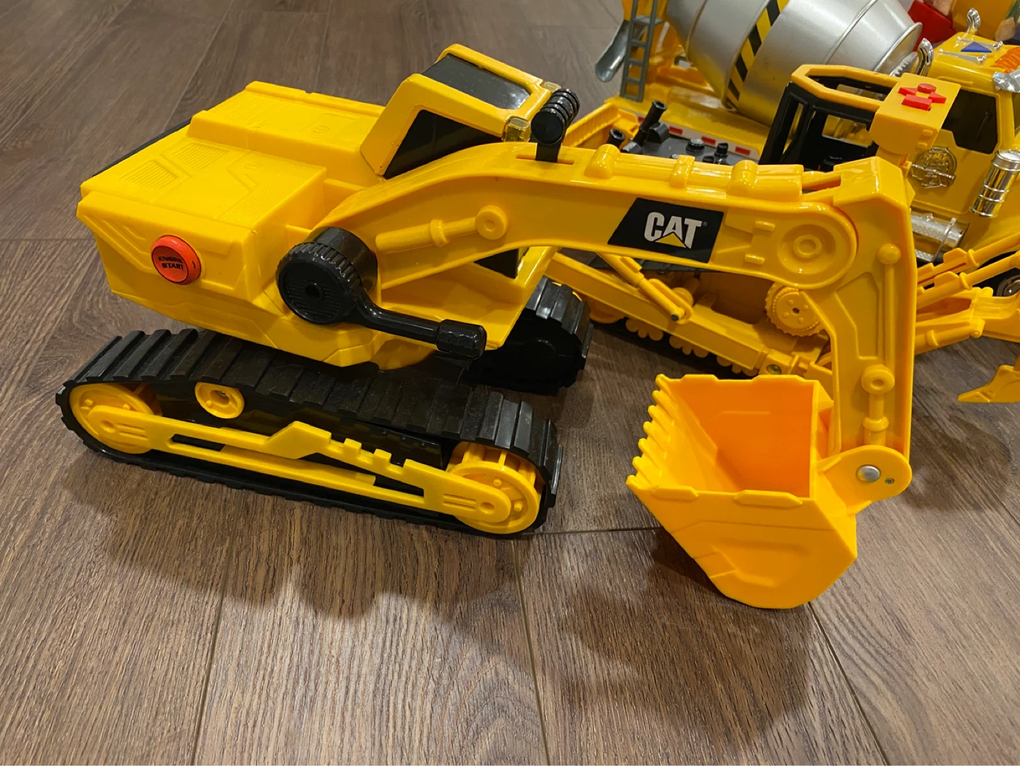 Construction Toy Trucks - photo 3