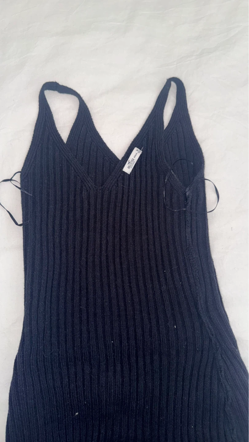 Hollister Black Ribbed V-Neck Midi Dress