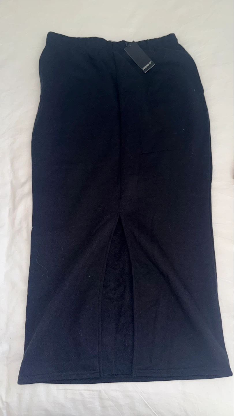 Black Maxi Skirt with High Slit - photo 2