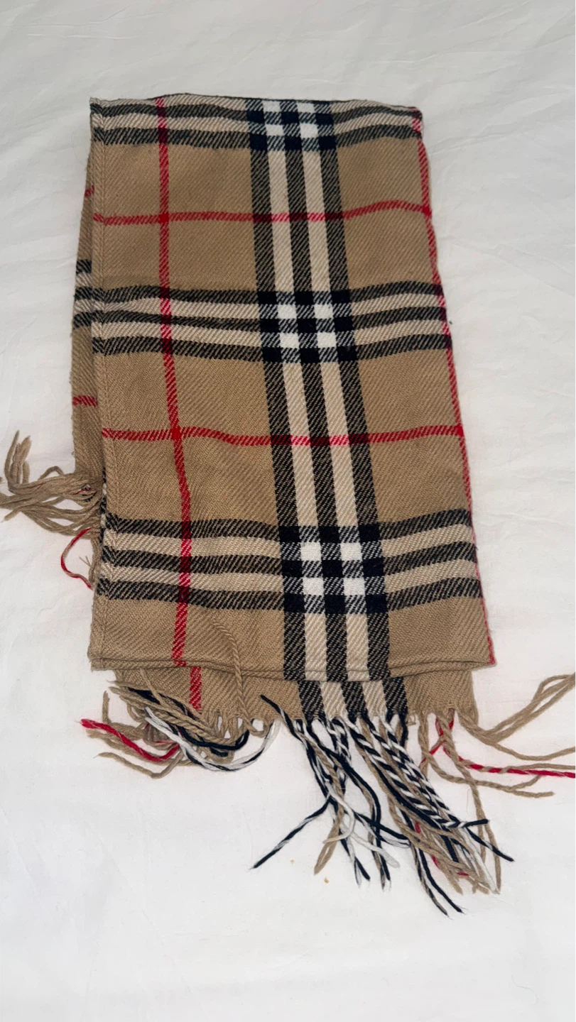 Checkered Scarf with Fringes