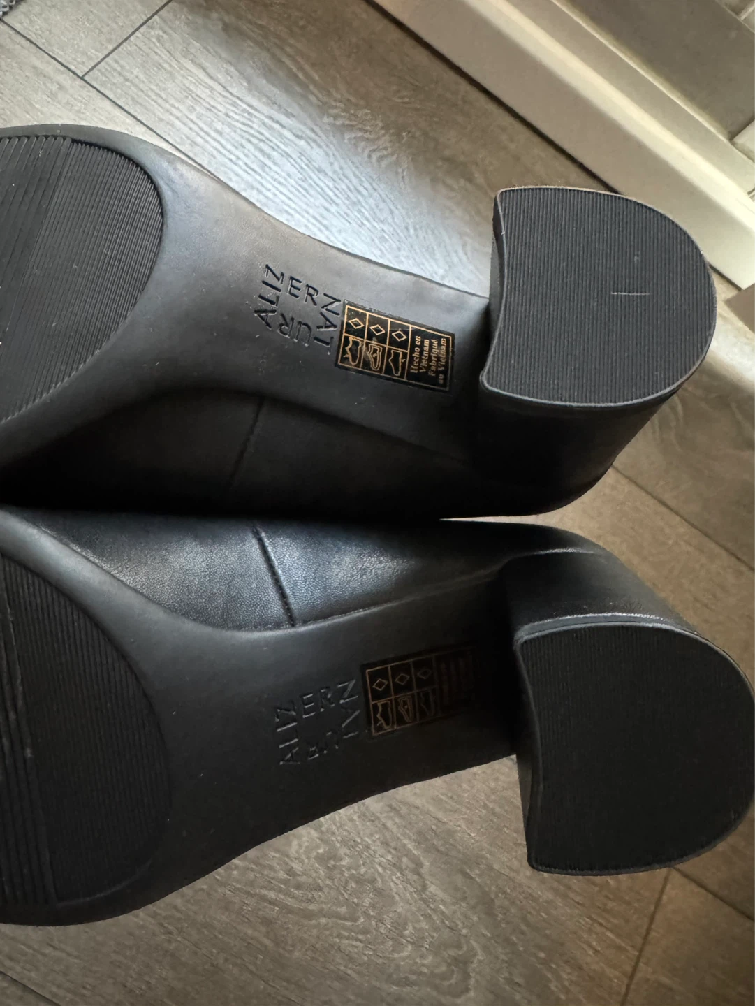 Naturalizer Black Heels Size 7 - photo 3