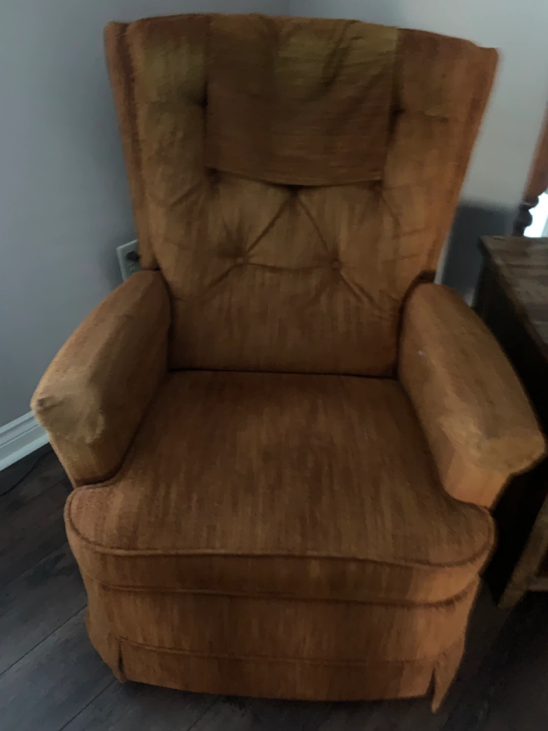 Rocker/Recliner Chair