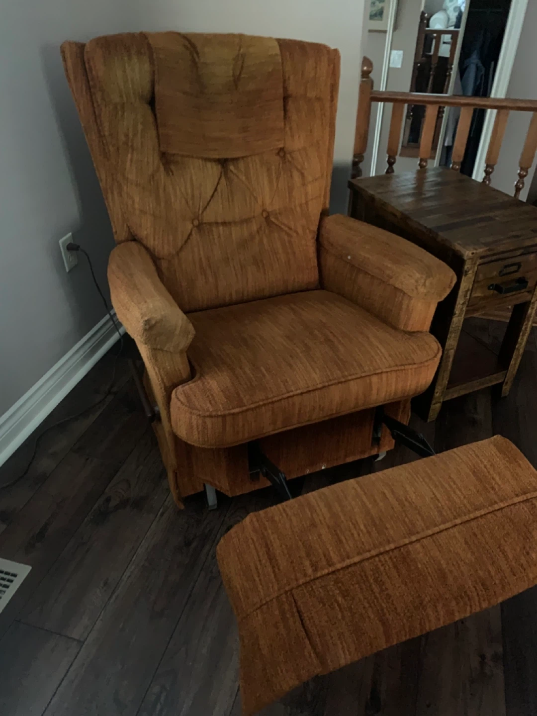 Rocker/Recliner Chair - photo 2