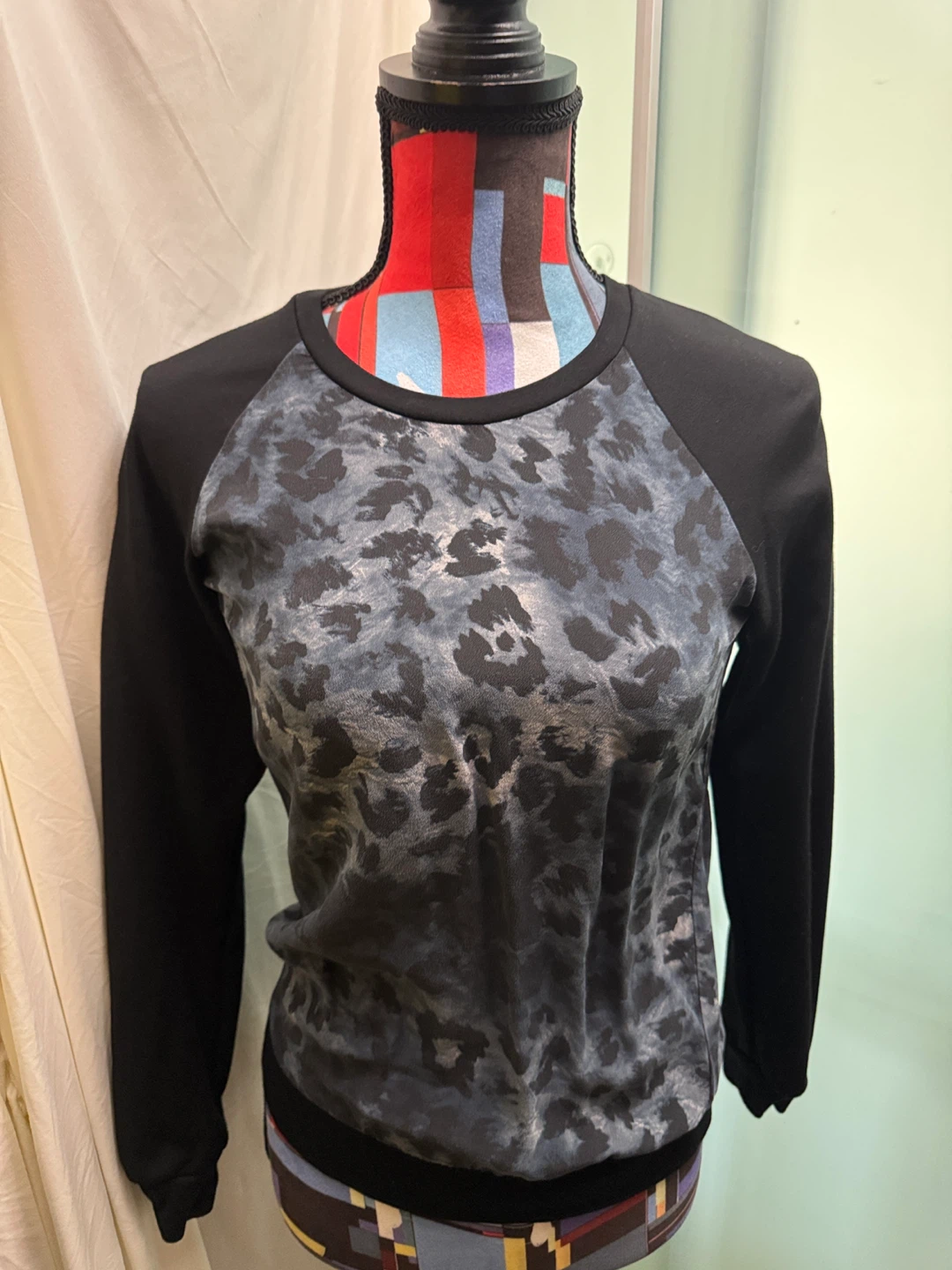 Babaton "With Silk" Leopard Print Sweatshirt XXS
