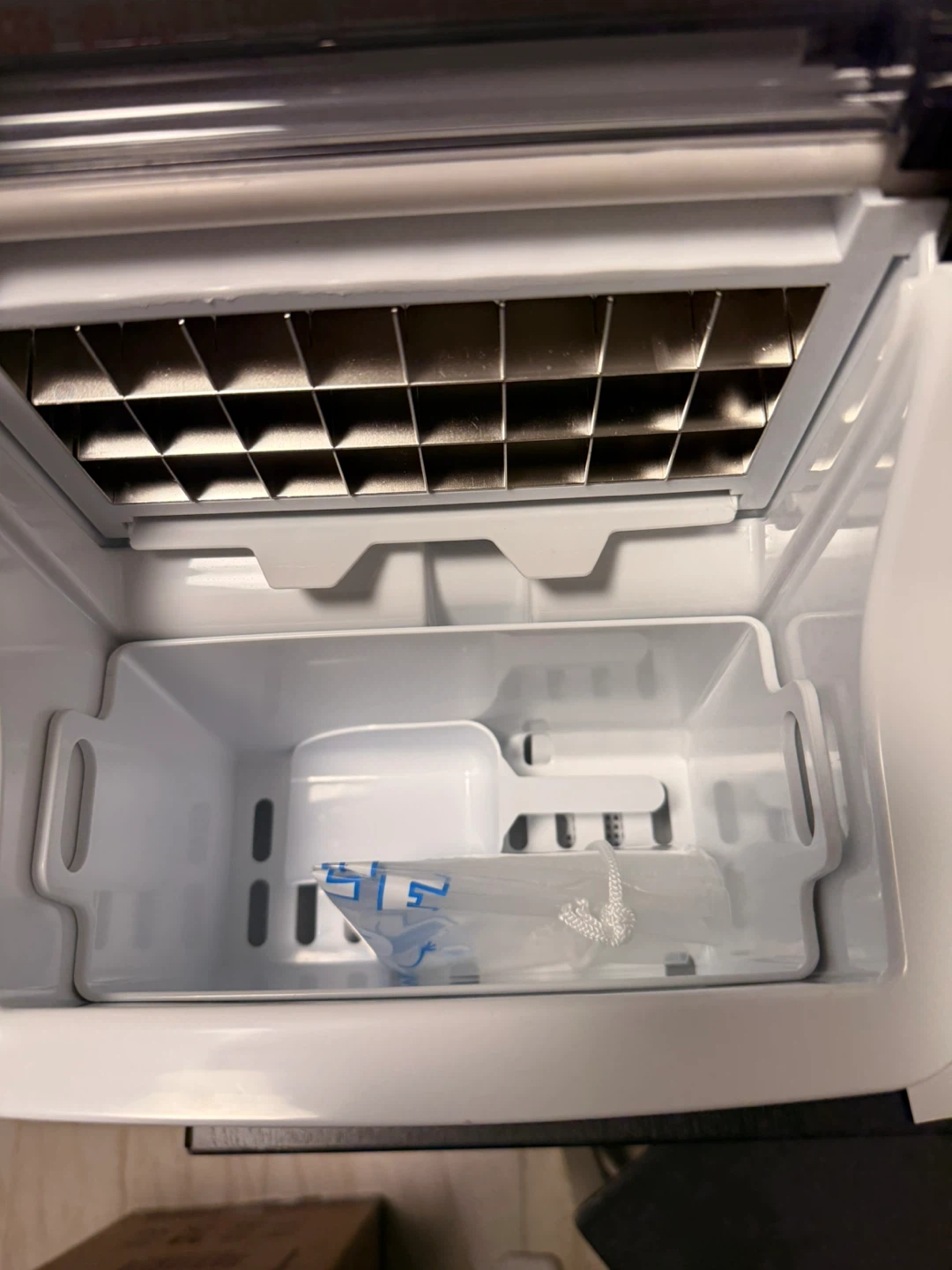 Ice Maker - photo 2