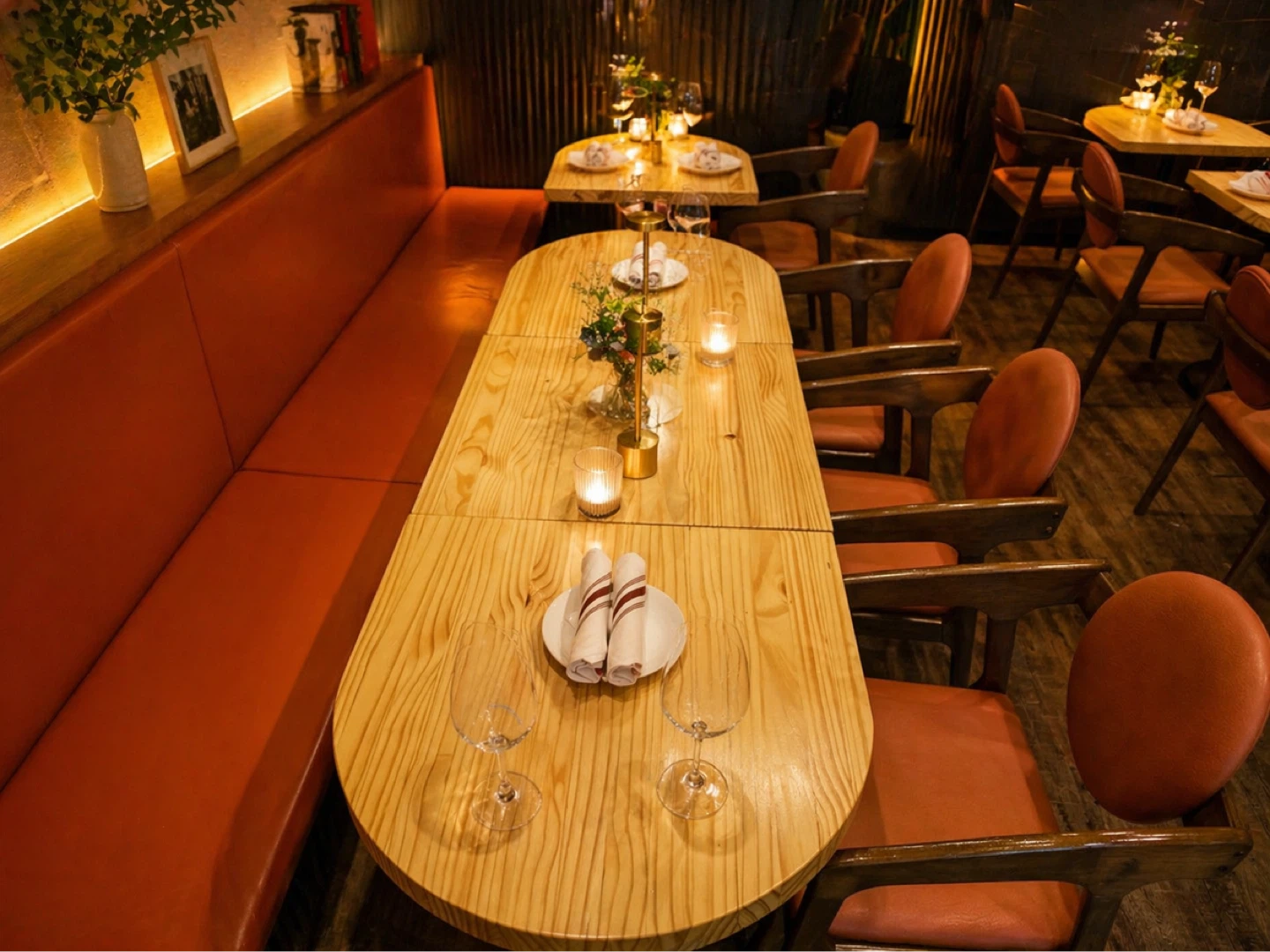 1 Semicircle + 1 Square Table Set + 4 Chairs