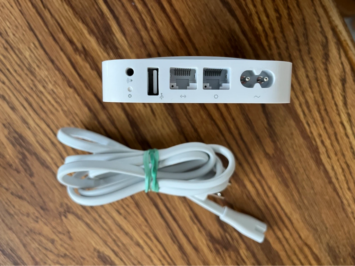 Apple AirPort Express - photo 2