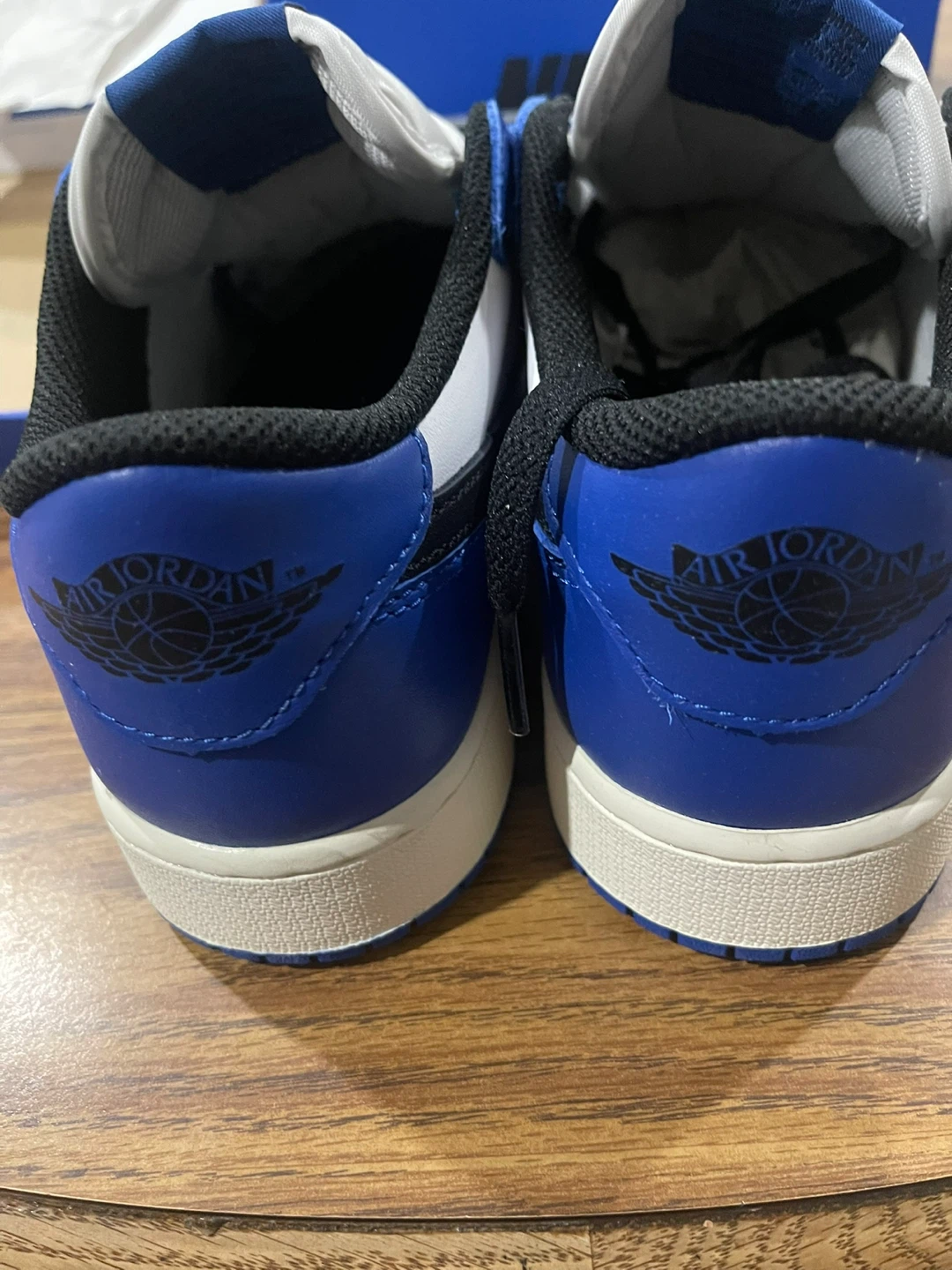 Nike Air Jordan 1 Low SE Royal Blue. Size 7Y - photo 3