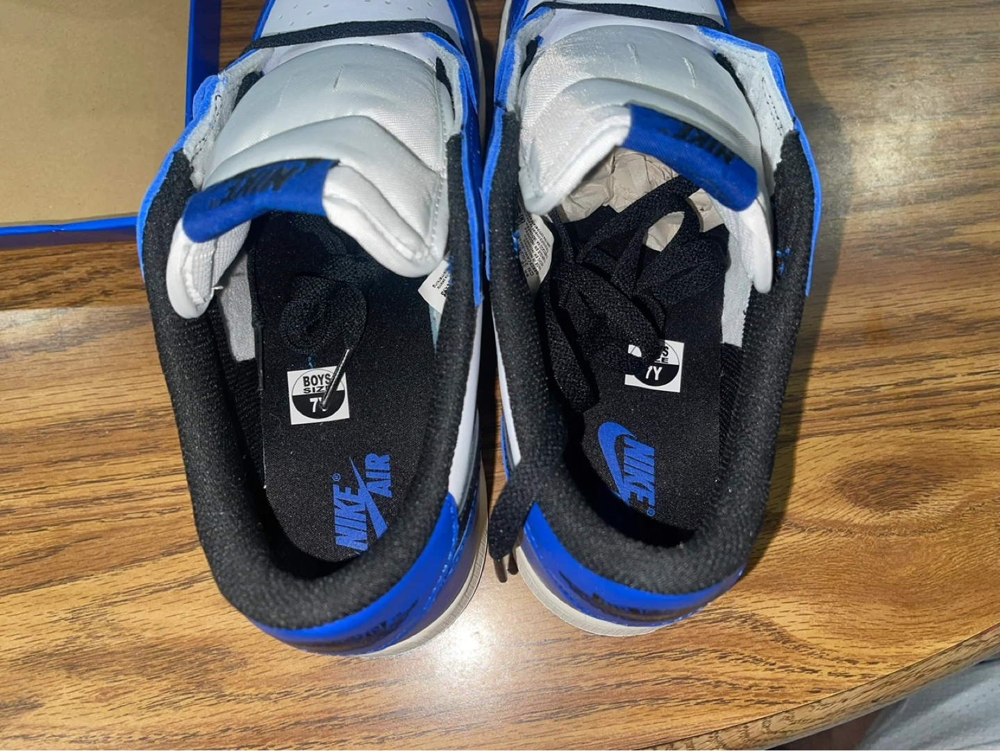 Nike Air Jordan 1 Low SE Royal Blue. Size 7Y - photo 5
