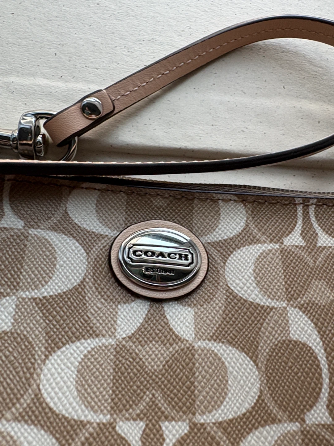 Coach Peyton Signature "Dream C" Go-Go Wristlet. - photo 2