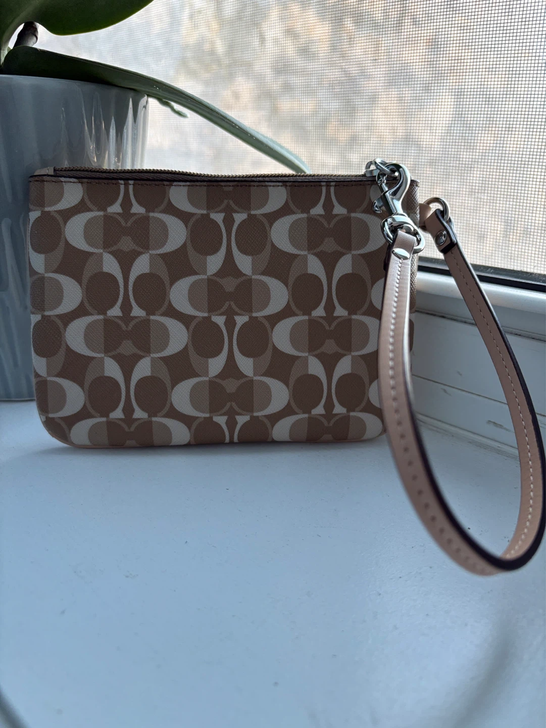 Coach Peyton Signature "Dream C" Go-Go Wristlet. - photo 4