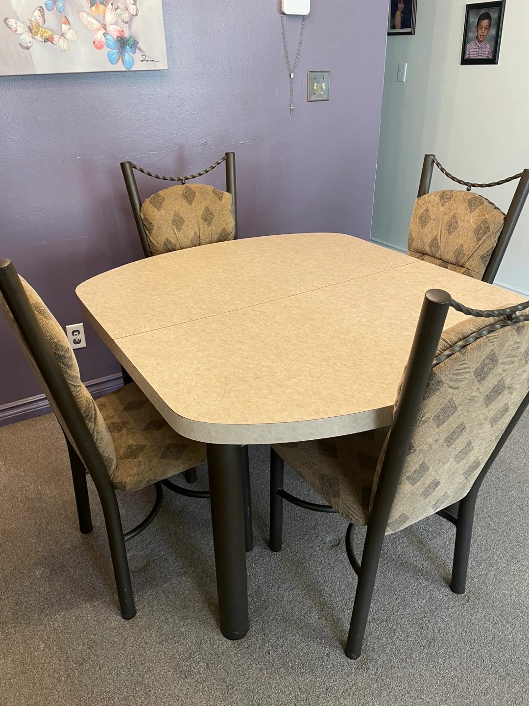 Table and four chairs dining set