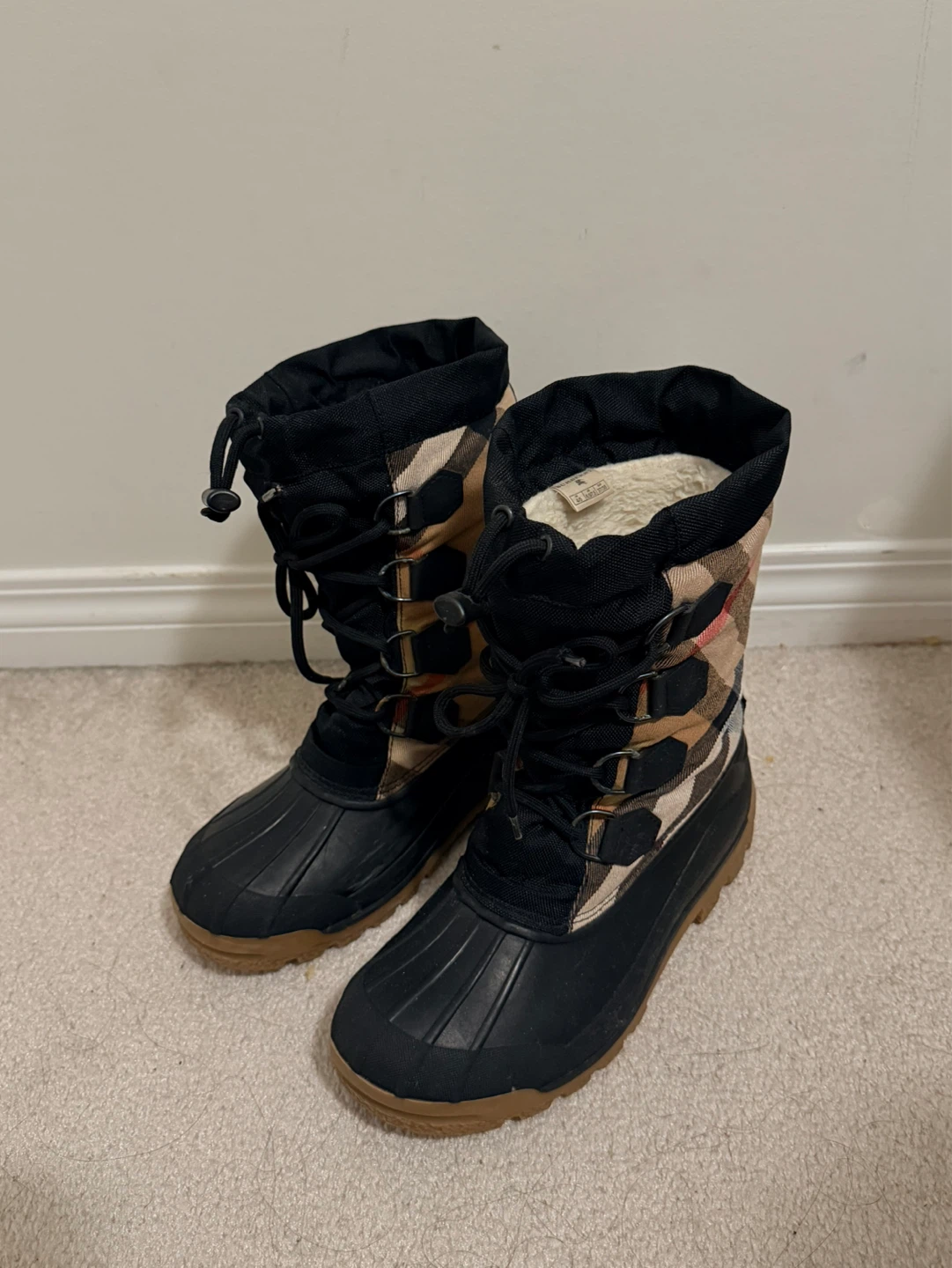 Authentic Burberry Winter Boots women - photo 4