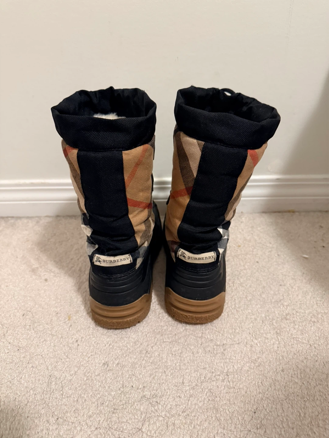 Authentic Burberry Winter Boots women - photo 2