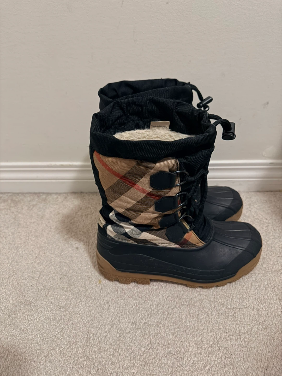 Authentic Burberry Winter Boots women - photo 3