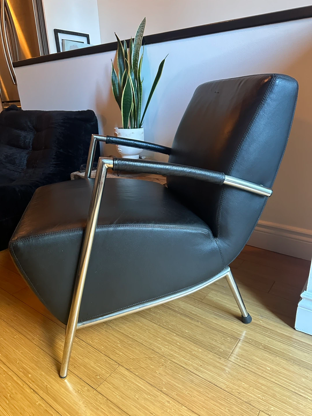 POST MODERN VINTAGE CHROME TUBULAR BLACK LEATHER LOUNGE CHAIR - photo 2