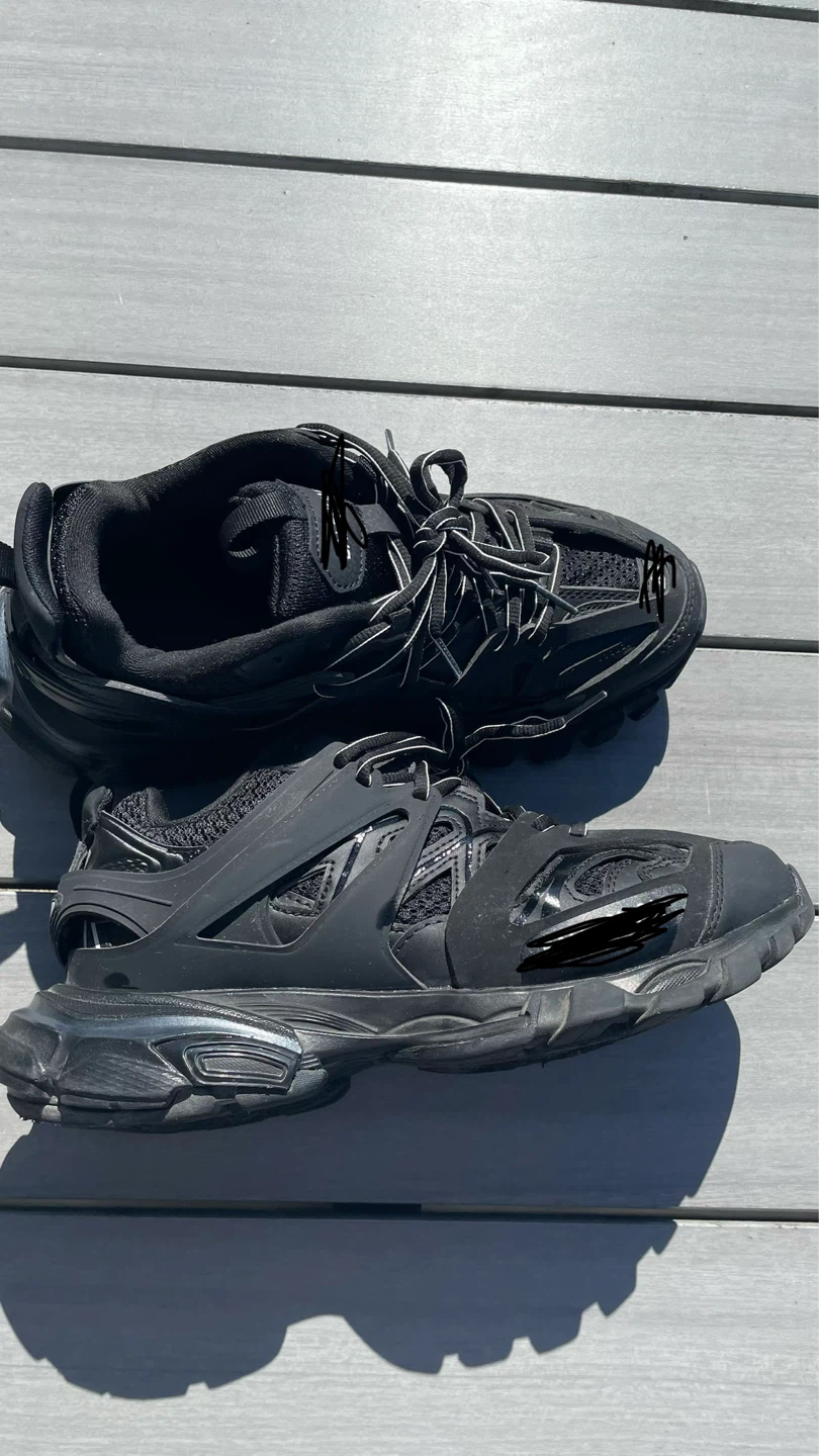 Balenciaga Tracks (Non-Led) (Size 41)