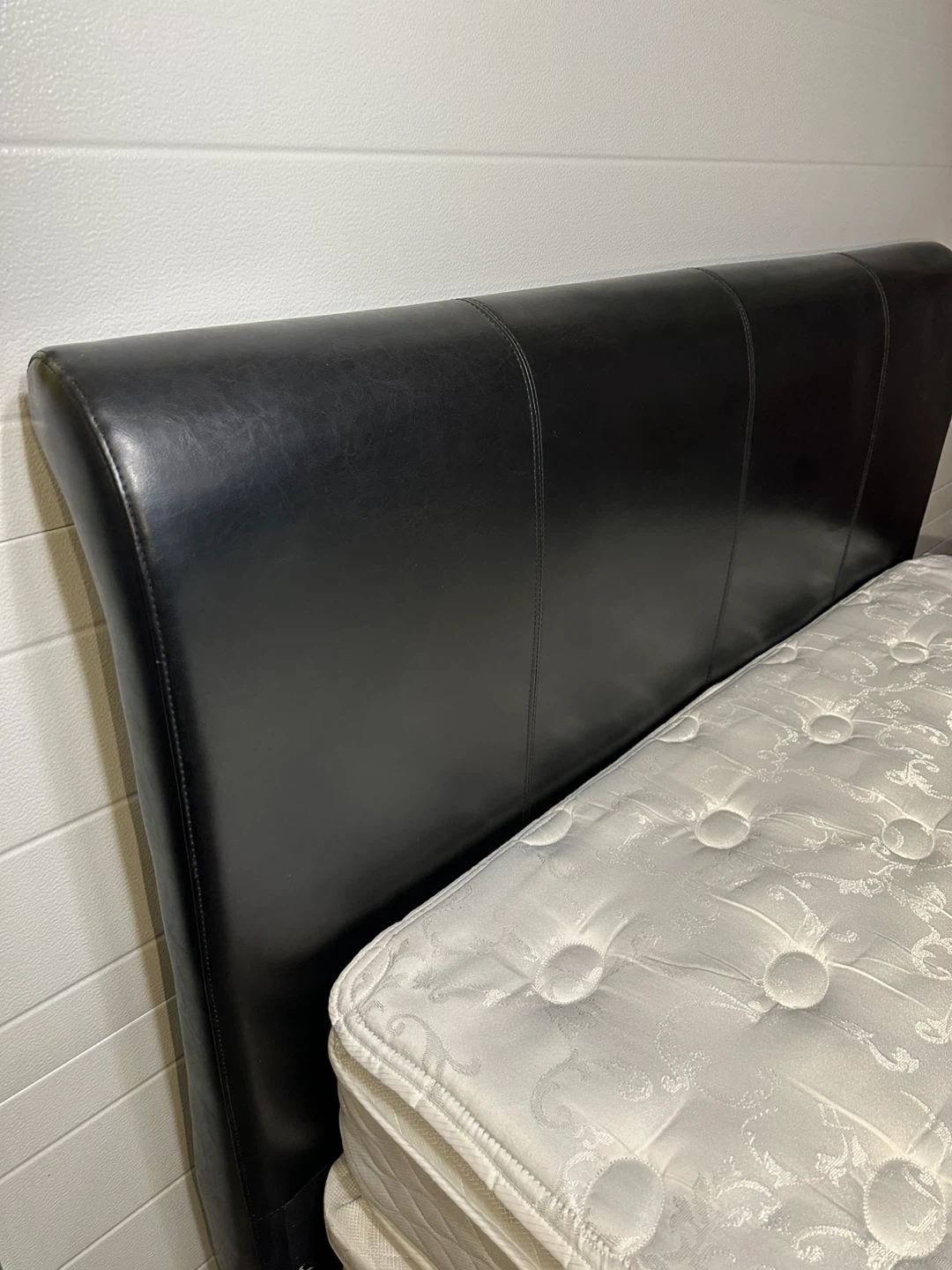 Brown Queen Bed Set – Complete with Mattress - photo 4