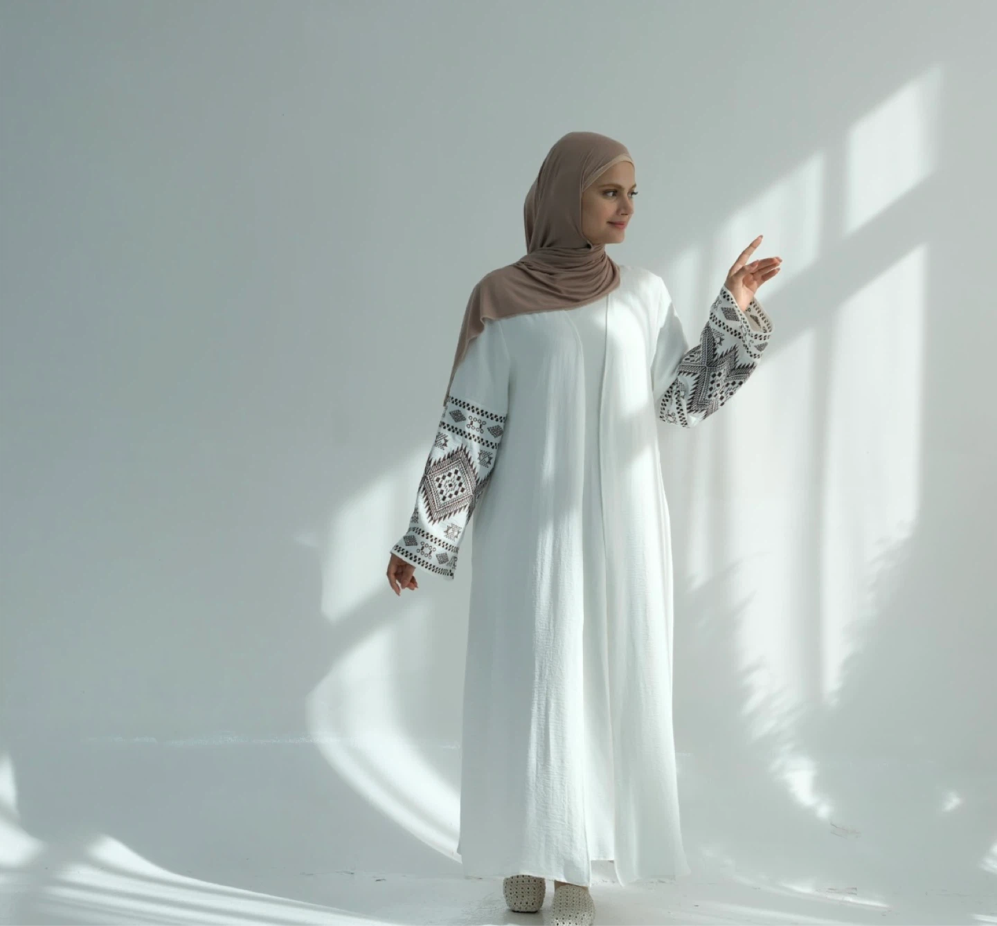 Embroidered Abaya Dress - photo 2