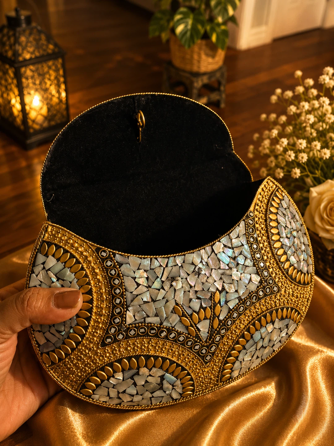 Ornate Gold and Mother-of-Pearl Clutch Bag - photo 2