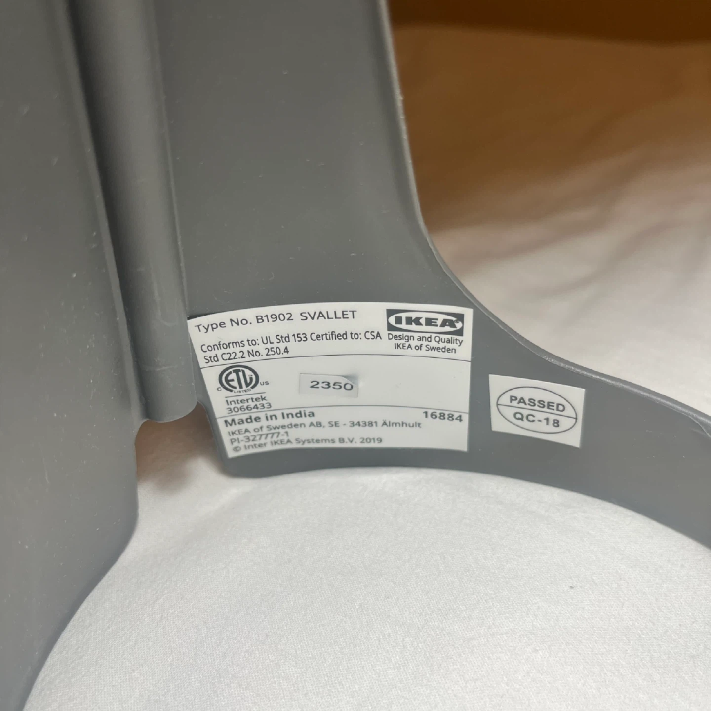 IKEA Table Lamp with Extra Bulb - photo 3