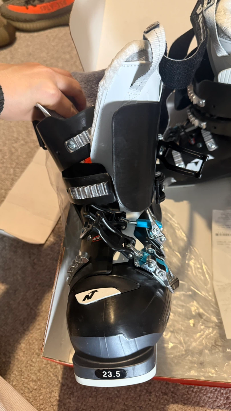Brand New in Box: Nordica Speedmachine 75 W Ski Boots - photo 3