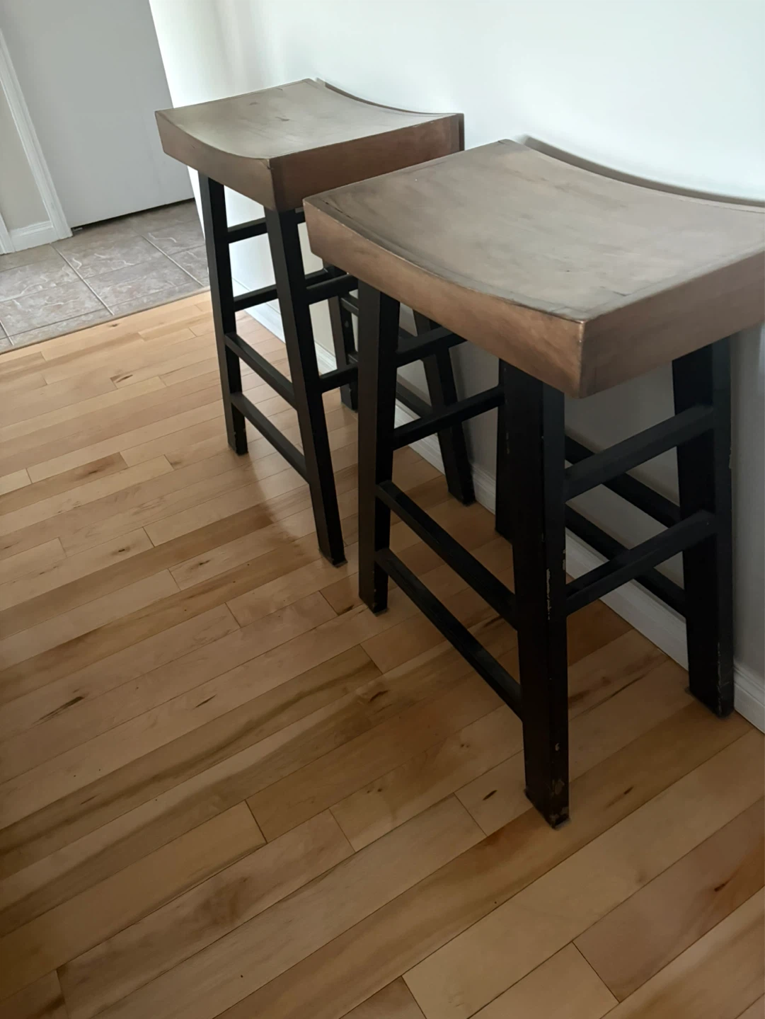 Set of 2 Wooden Counter Stools