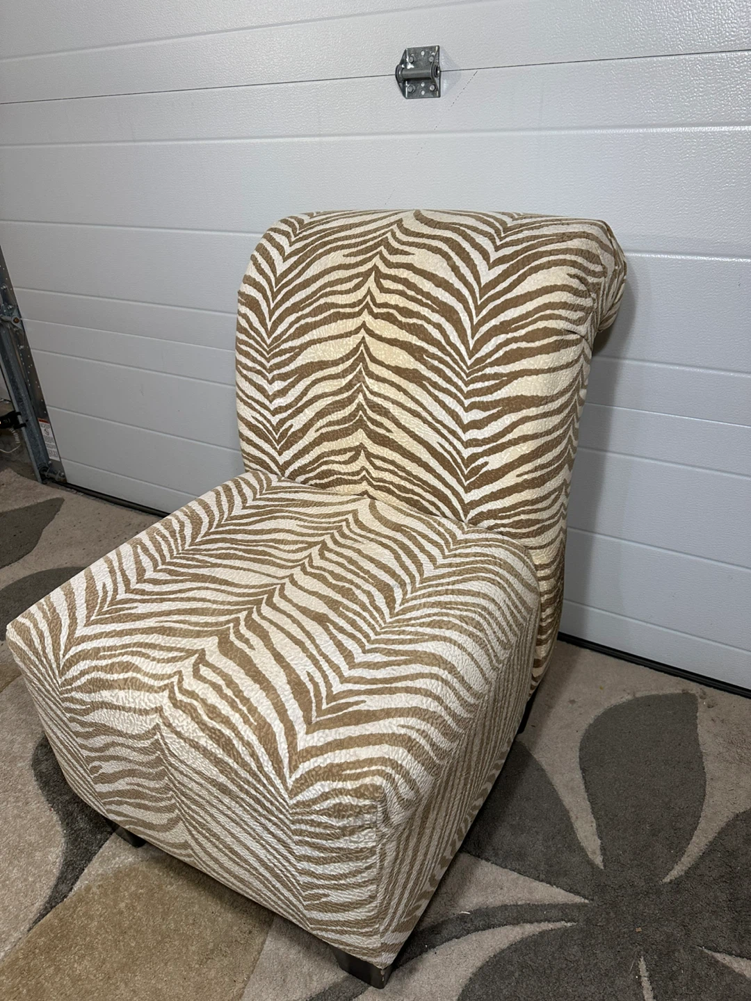 Zebra Print Accent Chair – Stylish & Comfortable - photo 2